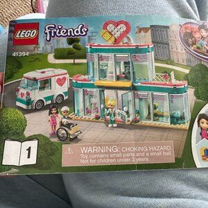 LEGO FRIENDS: Heartlake City Hospital (41394) Incomplete Ethan Emma Dr. Maria